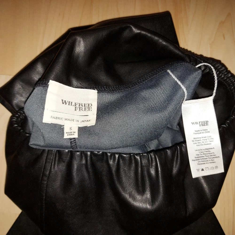 Wilfred Free Aritzia Vegan Leather 2 Pair Bundle - Picture 7 of 9